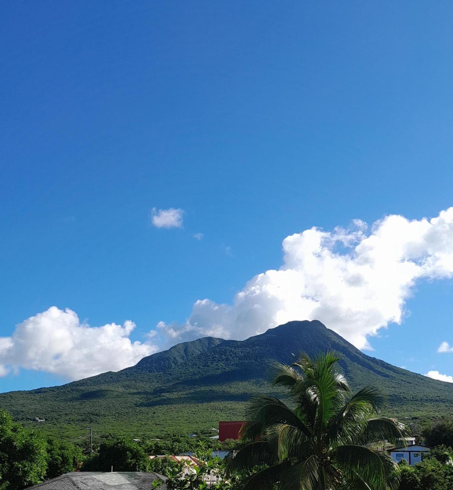 Beverley'S Guest House, Nevis Exterior photo